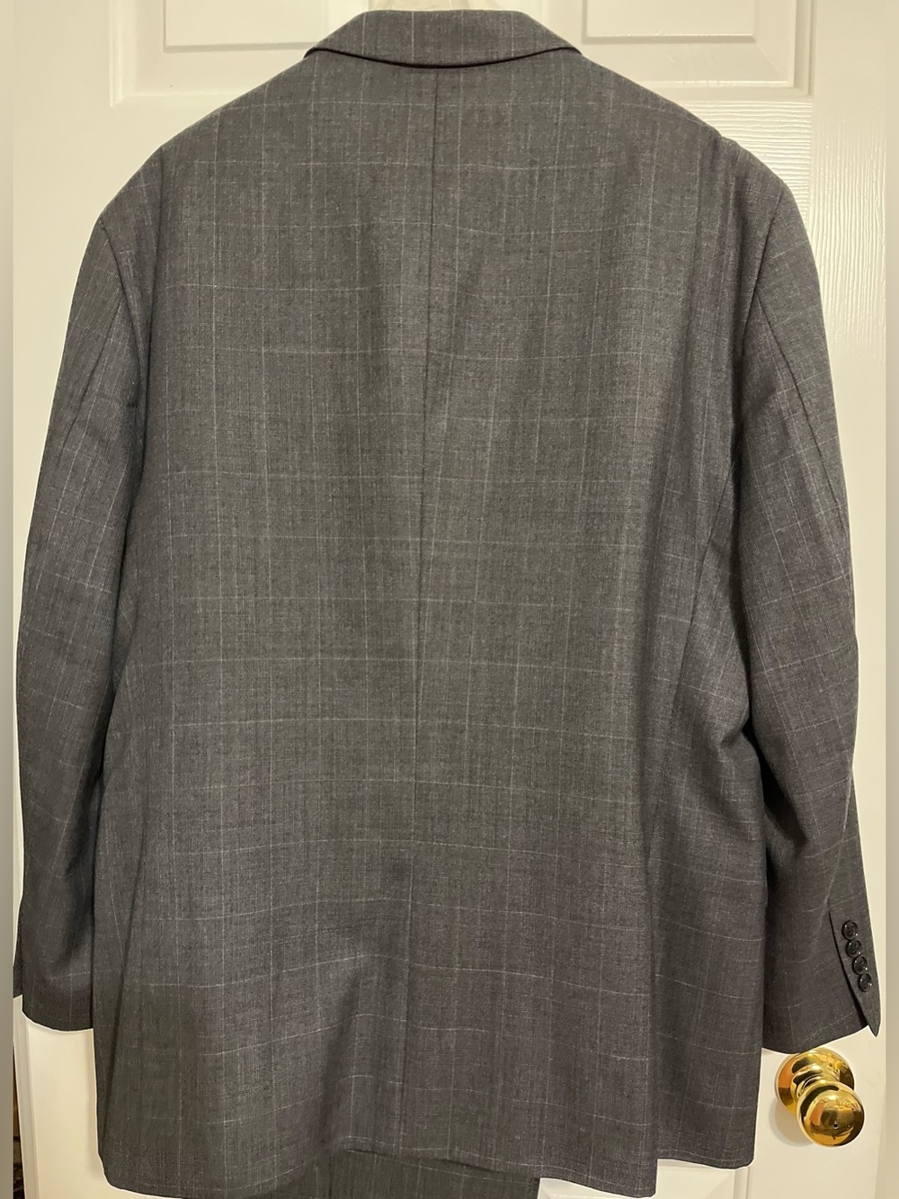Jones New York S&K Famous Brands Men's Charcoal Suit Blazer and Trousers - Picture 3 of 4